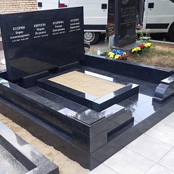 Семейный классический памятник 15000